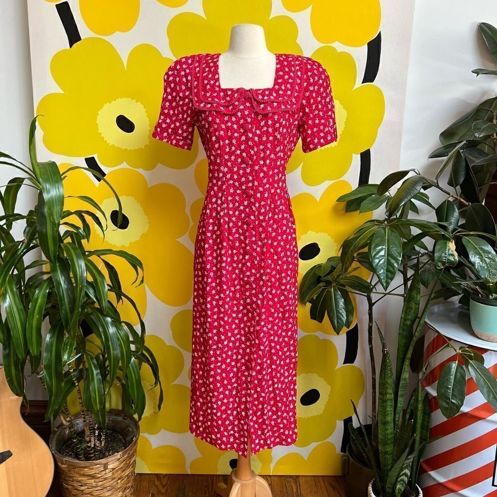 Vintage Peak 90s Teacher Academia Cottage Red Floral Button Front Dress